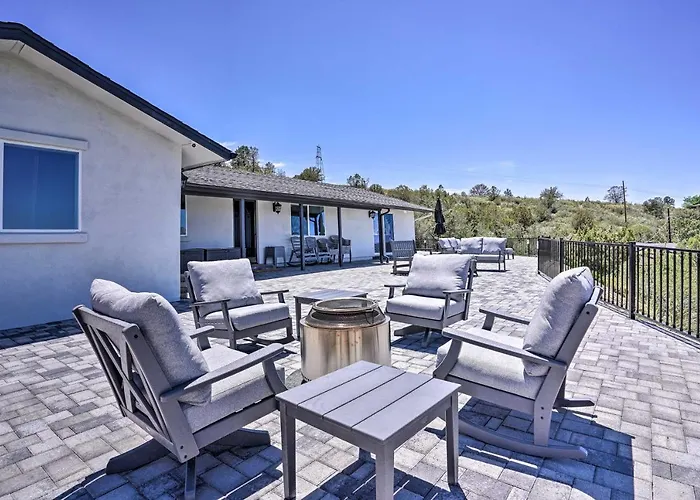 Panoramic Mtn Views: Sunset Sanctuary Holiday home