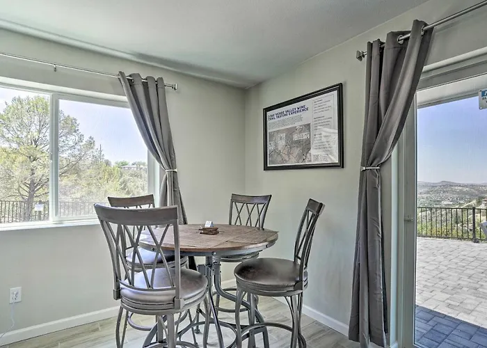 Holiday home Panoramic Mtn Views: Sunset Sanctuary *