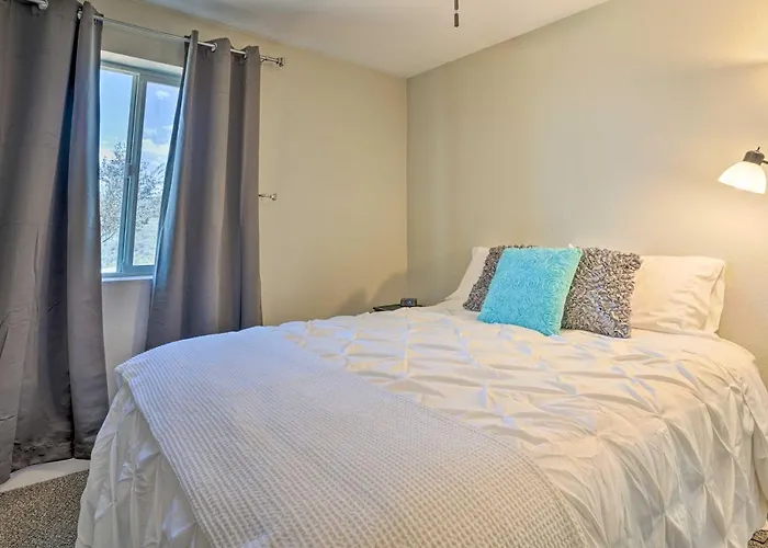 Holiday home Panoramic Mtn Views: Sunset Sanctuary
