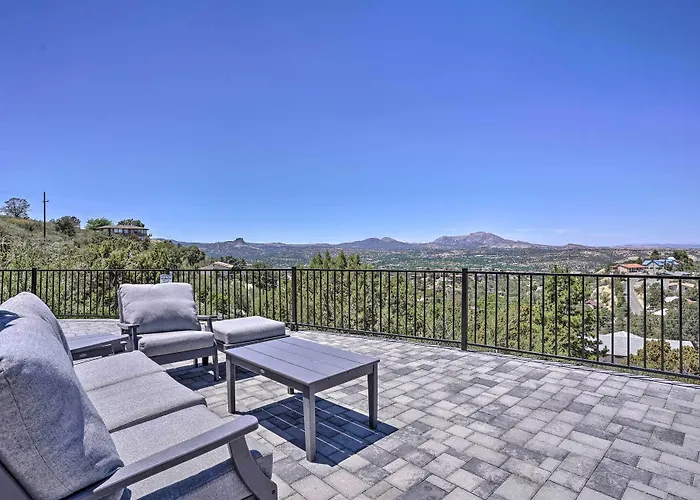 Panoramic Mtn Views: Sunset Sanctuary Holiday home
